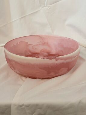 Blue Pheasant Hugo Resin Serving Bowl in pink